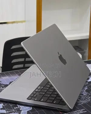 New Laptop Apple MacBook Pro 2023 M3 8GB Apple M3 SSD 512GB