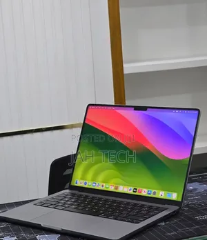New Laptop Apple MacBook Pro 2023 M3 8GB Apple M3 SSD 512GB