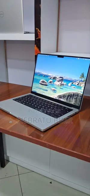 New Laptop Apple MacBook Pro 2024 M4 Pro 16GB Apple M4 Pro SSD 512GB