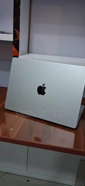 New Laptop Apple MacBook Pro 2024 M4 Pro 16GB Apple M4 Pro SSD 512GB