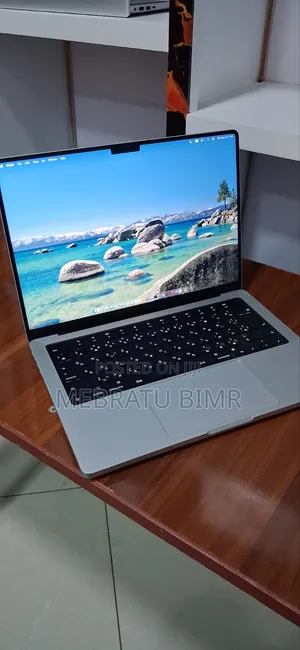 New Laptop Apple MacBook Pro 2024 M4 Pro 16GB Apple M4 Pro SSD 512GB
