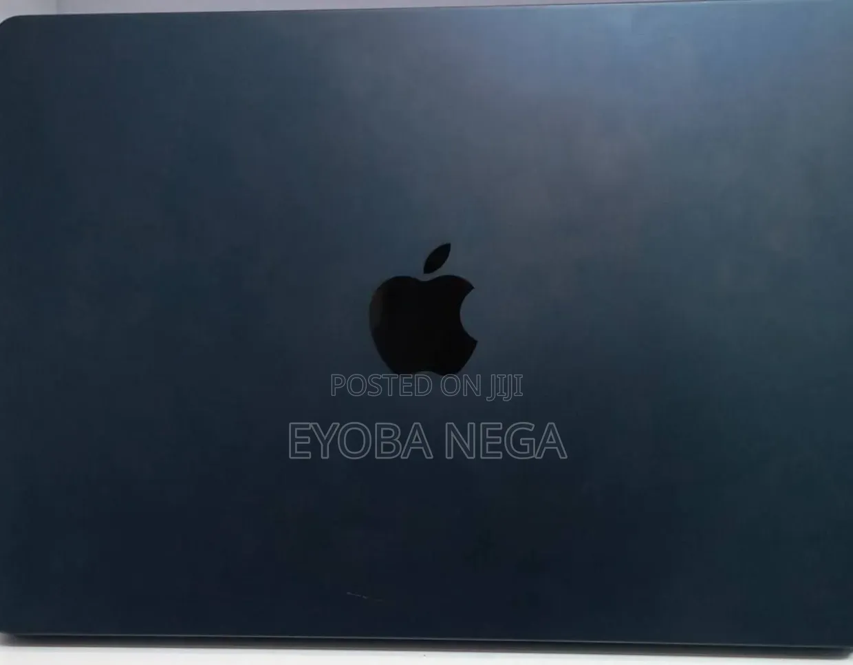 New Laptop Apple MacBook Air 2022 M2 8GB Apple M2 SSD 256GB