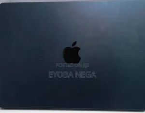 New Laptop Apple MacBook Air 2022 M2 8GB Apple M2 SSD 256GB