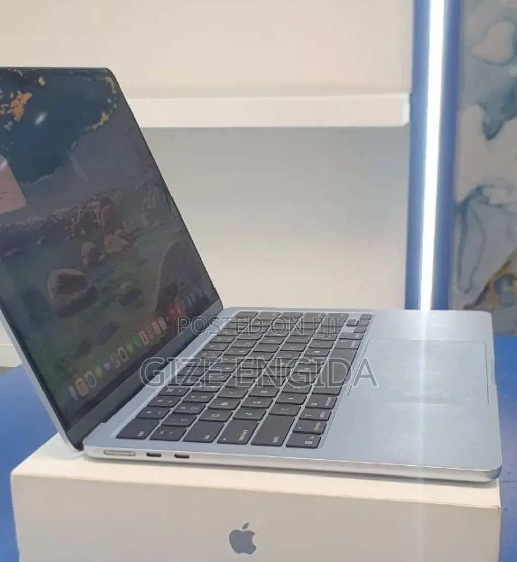 New Laptop Apple MacBook Air 2025 M4 16GB Apple M4 SSD 512GB