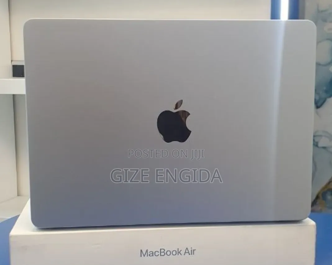 New Laptop Apple MacBook Air 2025 M4 16GB Apple M4 SSD 512GB