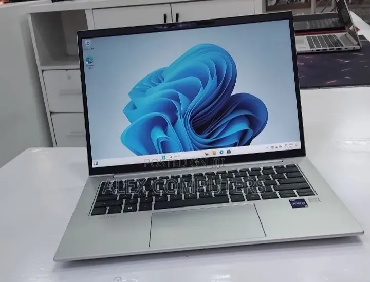 New Laptop HP EliteBook 840 16GB Intel Core i7 SSD 512GB