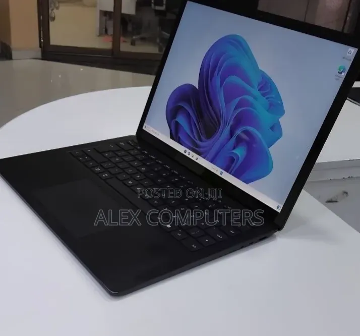 New Laptop Microsoft Surface Laptop 4 16GB Intel Core i7 SSD 512GB