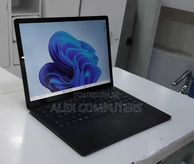 New Laptop Microsoft Surface Laptop 4 16GB Intel Core i7 SSD 512GB