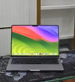 New Laptop Apple MacBook Pro 2023 M3 8GB Apple M3 SSD 512GB