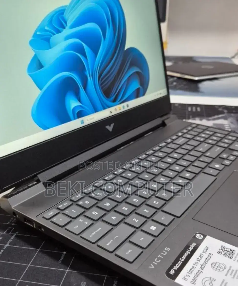 New Laptop HP Victus 16 16GB AMD Ryzen 7 SSD 512GB
