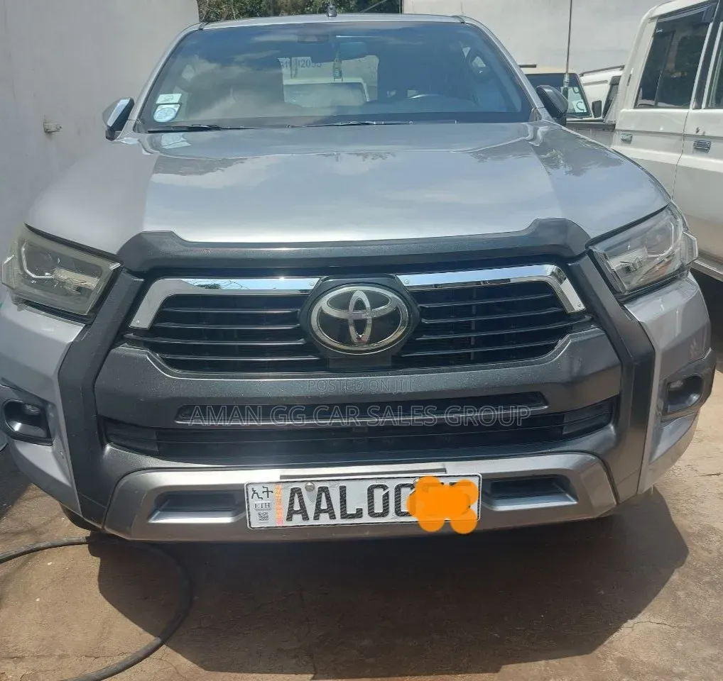 Toyota Hilux 2021 Silver