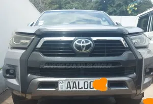 Toyota Hilux 2021 Silver