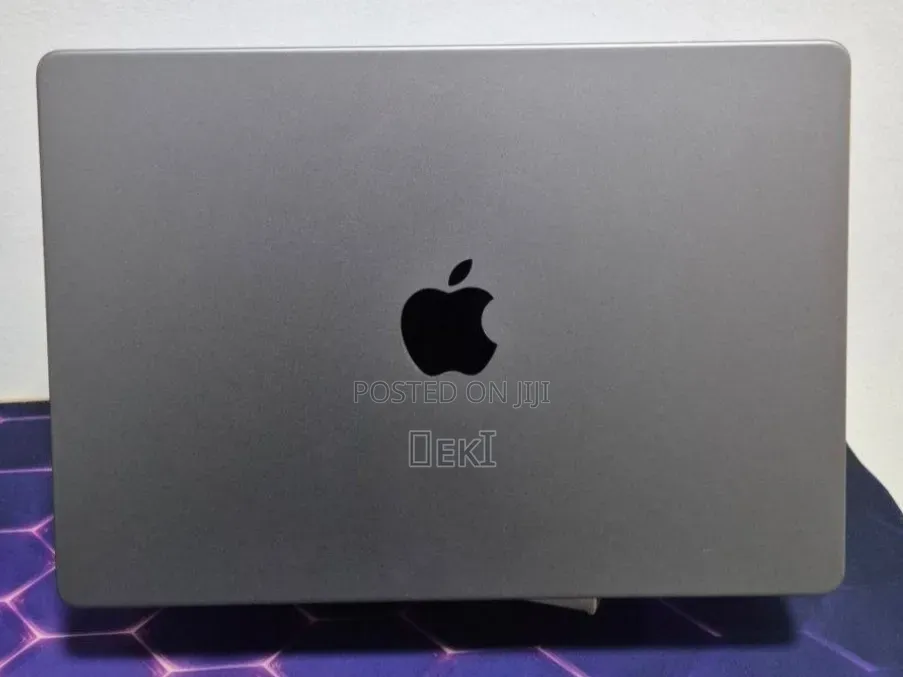 New Laptop Apple MacBook Pro 2021 M1 16GB Apple M1 Pro SSD 512GB