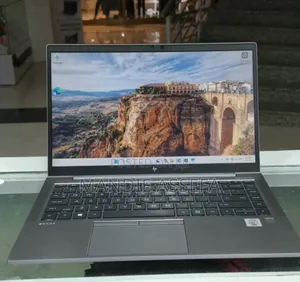 New Laptop HP ZBook Firefly 14 G7 16GB Intel Core i7 SSD 512GB