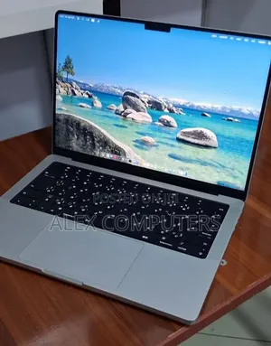 New Laptop Apple MacBook 16GB Apple M4 Pro SSD 512GB