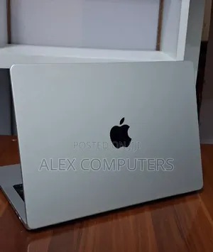 New Laptop Apple MacBook 16GB Apple M4 Pro SSD 512GB