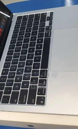 New Laptop Apple MacBook Air 2025 M4 16GB Apple M4 SSD 512GB
