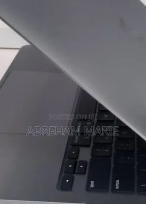 New Laptop Apple MacBook Pro 2021 M1 8GB Apple M1 Pro SSD 256GB