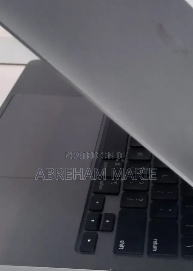 New Laptop Apple MacBook Pro 2021 M1 8GB Apple M1 Pro SSD 256GB