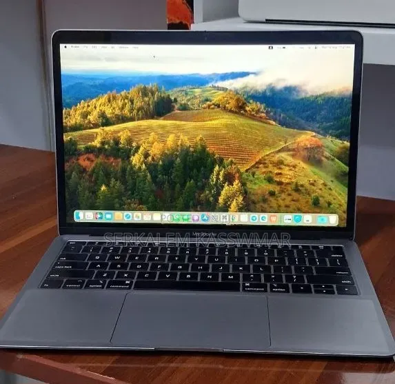 New Laptop Apple MacBook Air 2019 8GB Intel Core i5 SSD 128GB