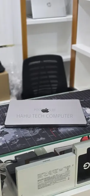 New Laptop Apple MacBook Pro 2023 M2 Pro 16GB Apple M2 SSD 512GB