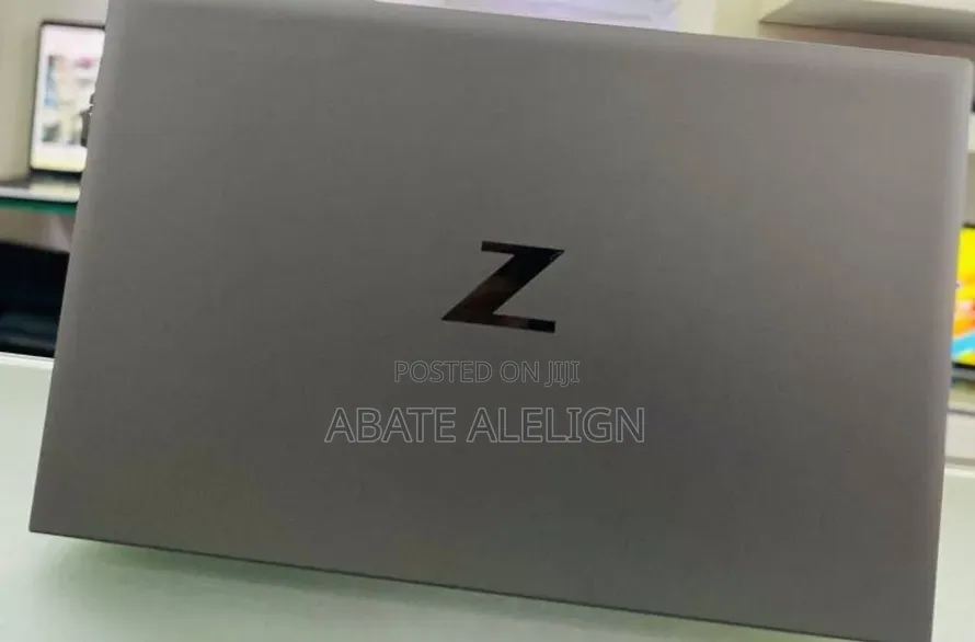 New Laptop HP ZBook Firefly 15 G7 16GB Intel Core i7 SSD 512GB