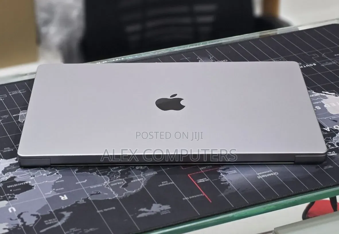New Laptop Apple MacBook 16GB Apple M2 SSD 512GB