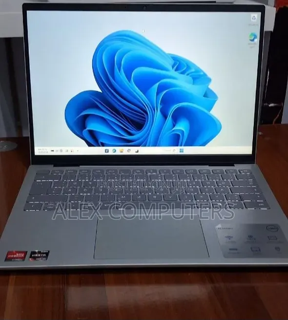 New Laptop Dell Inspiron 15 16GB AMD Ryzen 7 SSD 1T