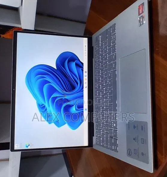 New Laptop Dell Inspiron 15 16GB AMD Ryzen 7 SSD 1T