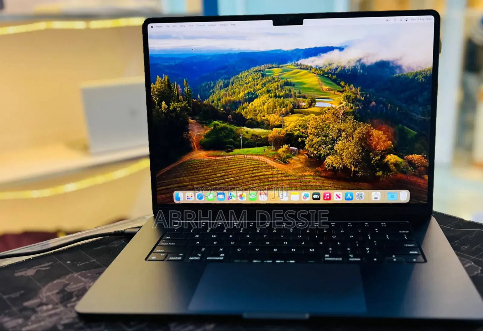 New Laptop Apple MacBook Air 2022 M2 16GB Apple M1 SSD 512GB