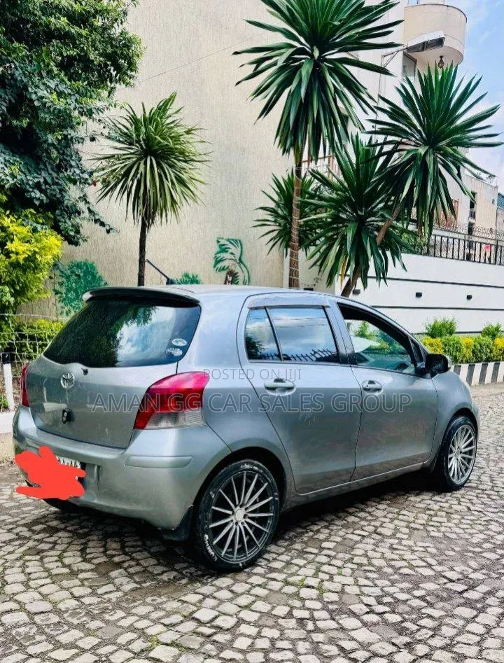 Toyota Yaris 2010 Beige