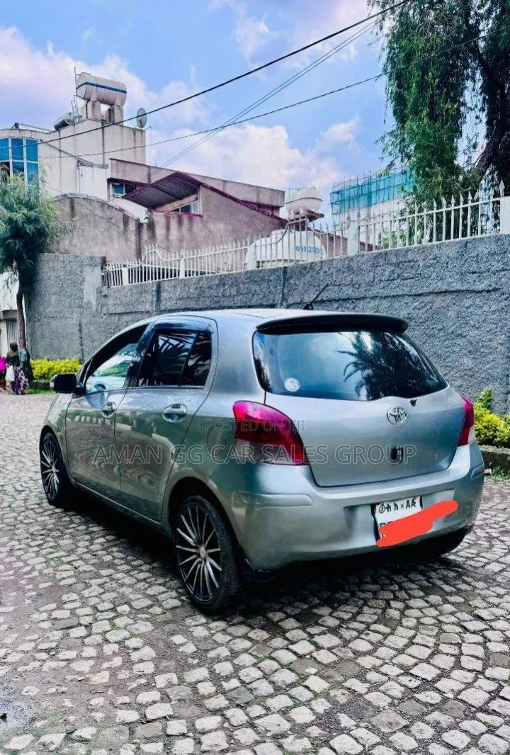 Toyota Yaris 2010 Beige