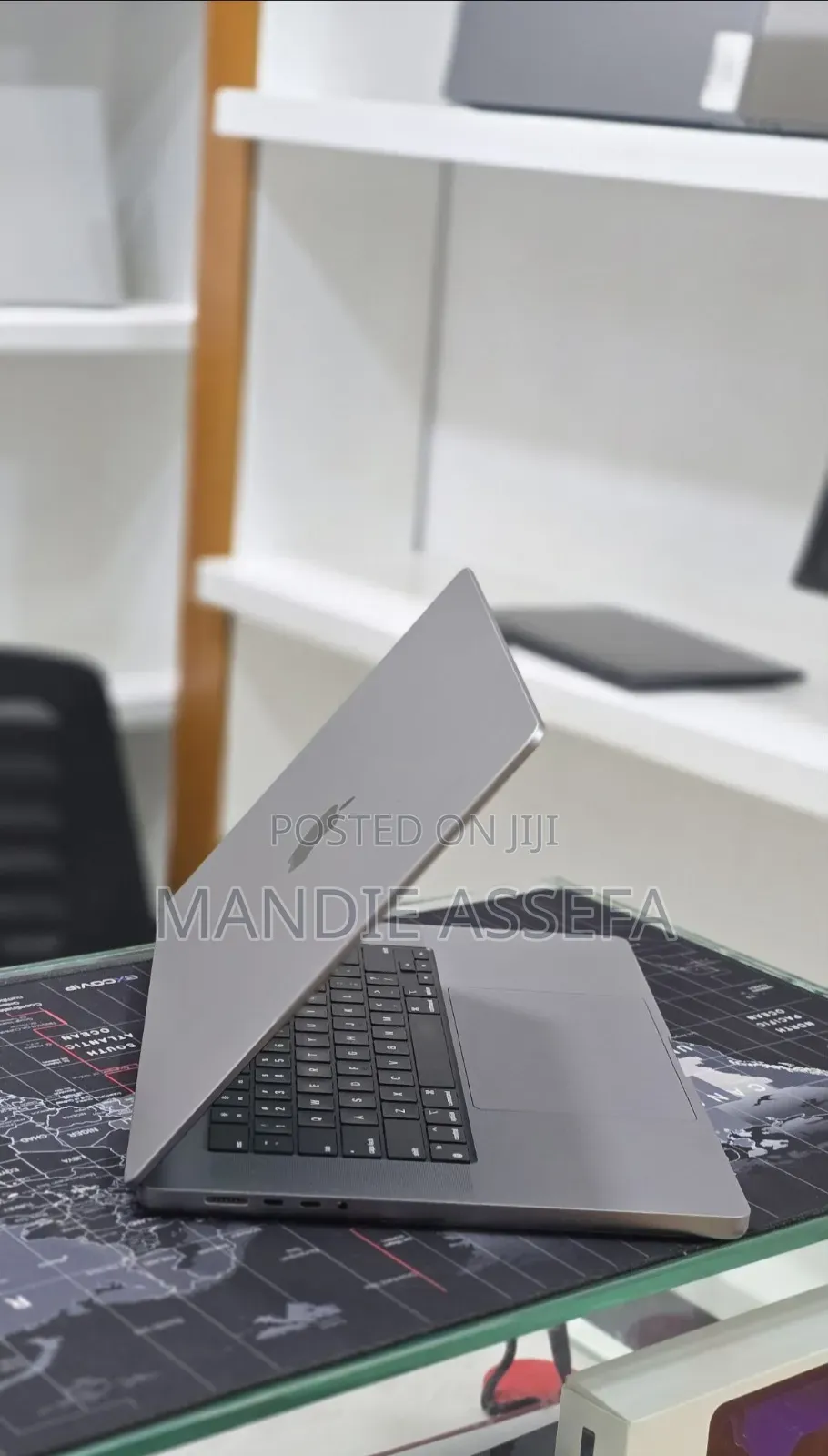 New Laptop Apple MacBook Pro 2022 M2 16GB Apple M2 SSD 512GB
