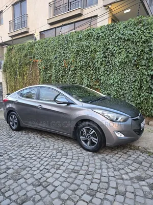 Hyundai Elantra 2011 Gold