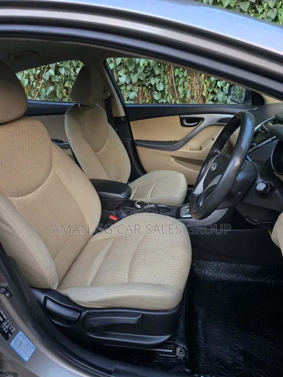 Hyundai Elantra 2011 Gold