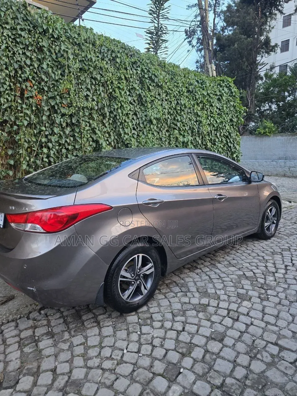 Hyundai Elantra 2011 Gold