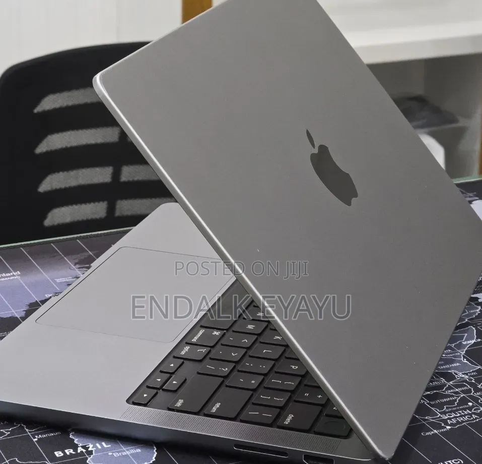 New Laptop Apple MacBook Pro 2023 M3 8GB Apple M3 Pro SSD 512GB
