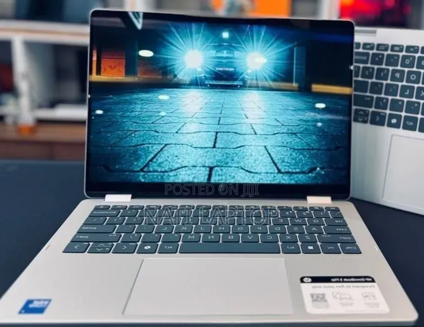 New Laptop HP OmniBook 7 14" 16GB Intel Core 7 SSD 512GB