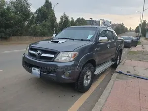 Toyota Hilux 2010 Gray