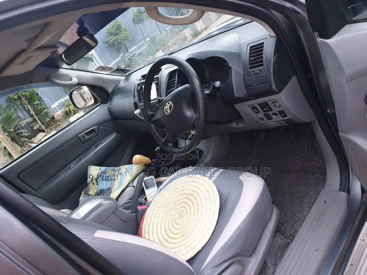 Toyota Hilux 2010 Gray