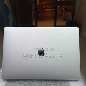 New Laptop Apple MacBook Pro 2018 16GB Intel Core i7 SSD 256GB