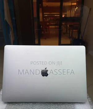 New Laptop Apple MacBook Pro 2018 16GB Intel Core i7 SSD 256GB