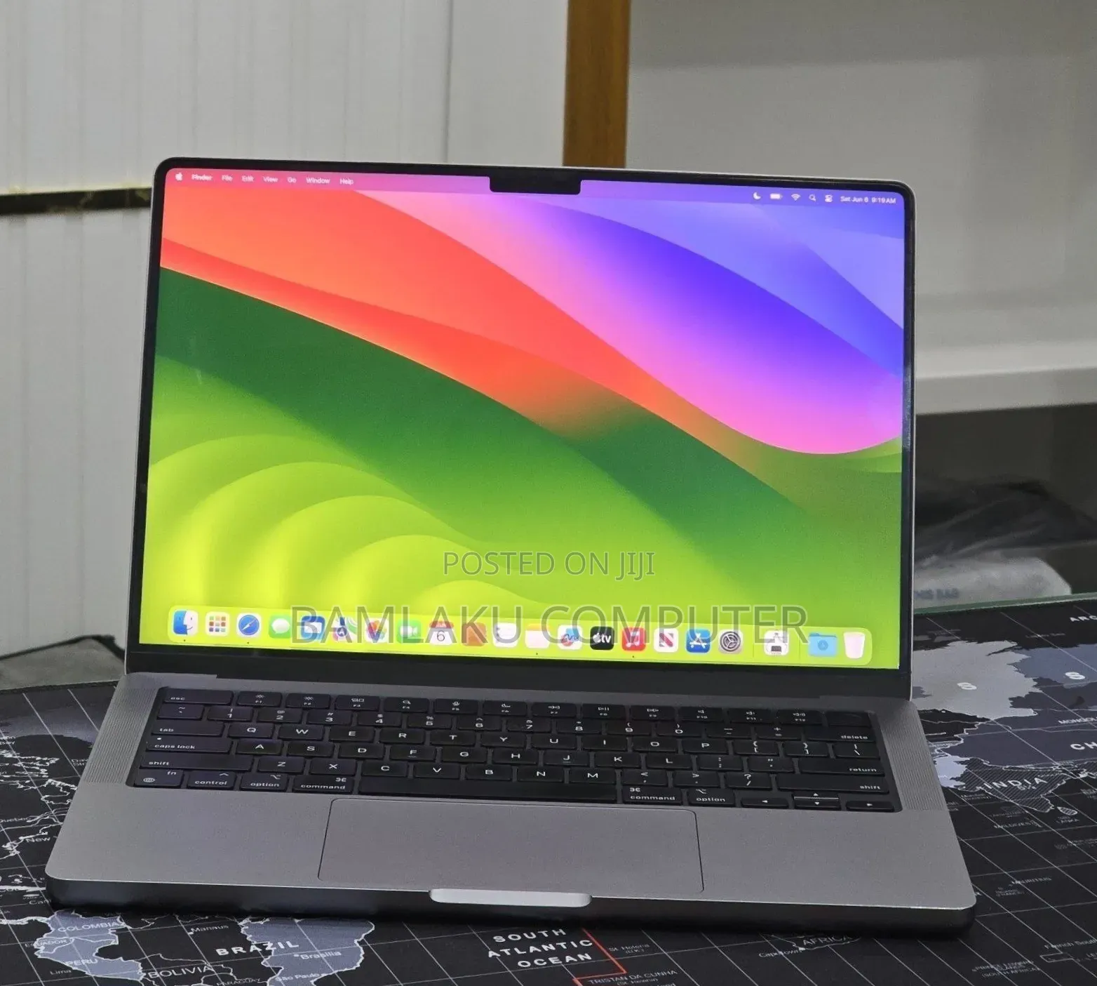 New Laptop Apple MacBook Pro 2023 M3 8GB Apple M3 Pro SSD 512GB