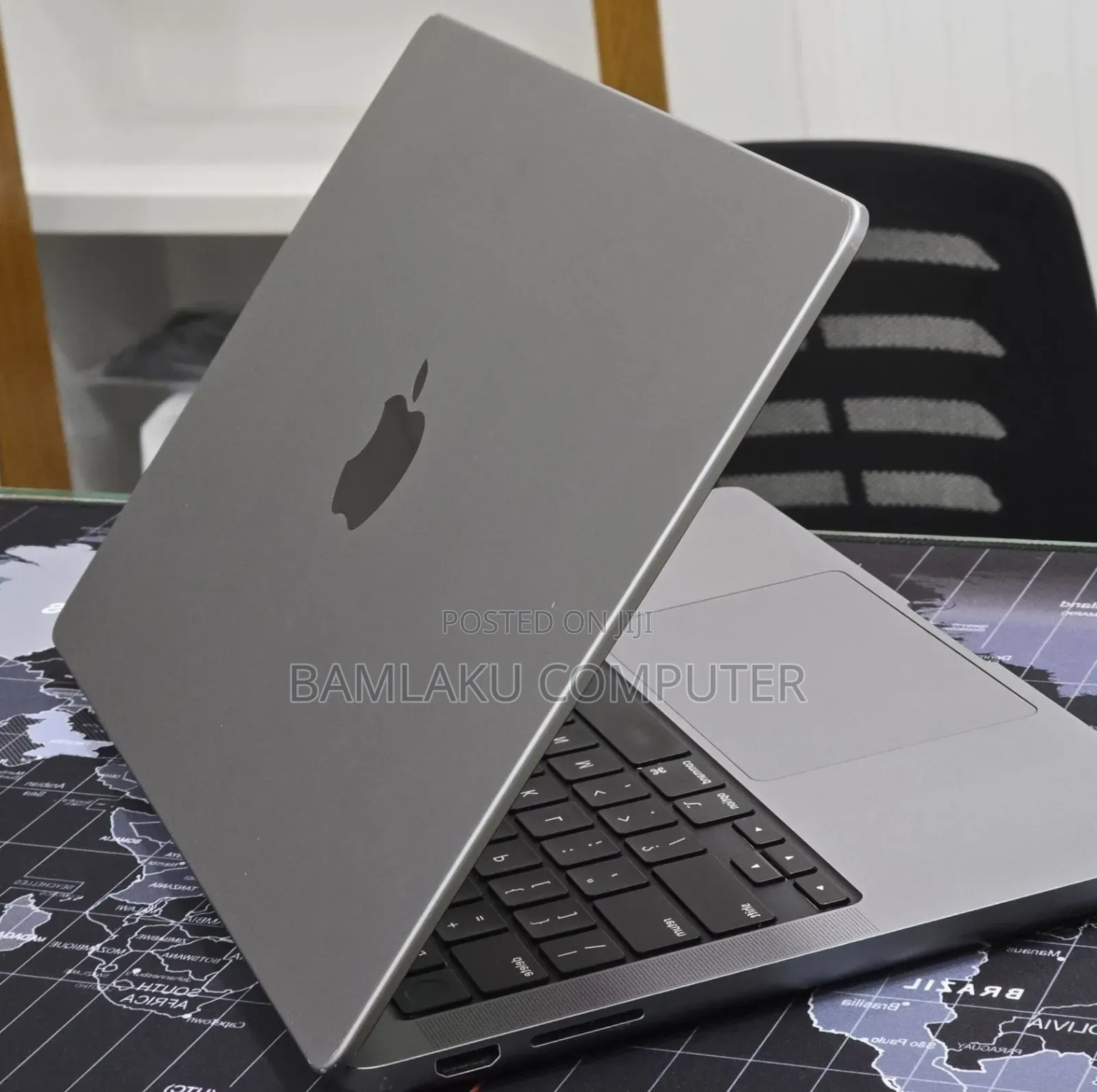 New Laptop Apple MacBook Pro 2023 M3 8GB Apple M3 Pro SSD 512GB