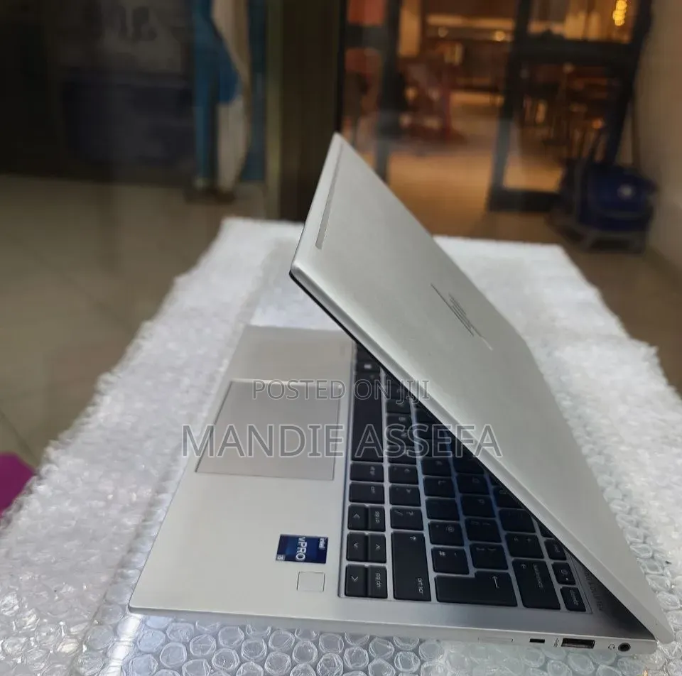 New Laptop HP EliteBook 840 G9 16GB Intel Core i5 SSD 512GB