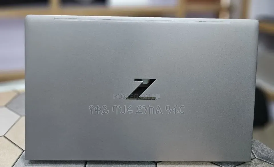 New Laptop HP ZBook Firefly G8 16GB Intel Core i7 SSD 1T