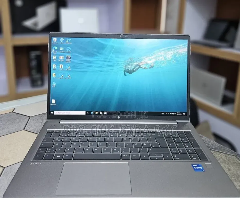 New Laptop HP ZBook Firefly G8 16GB Intel Core i7 SSD 1T