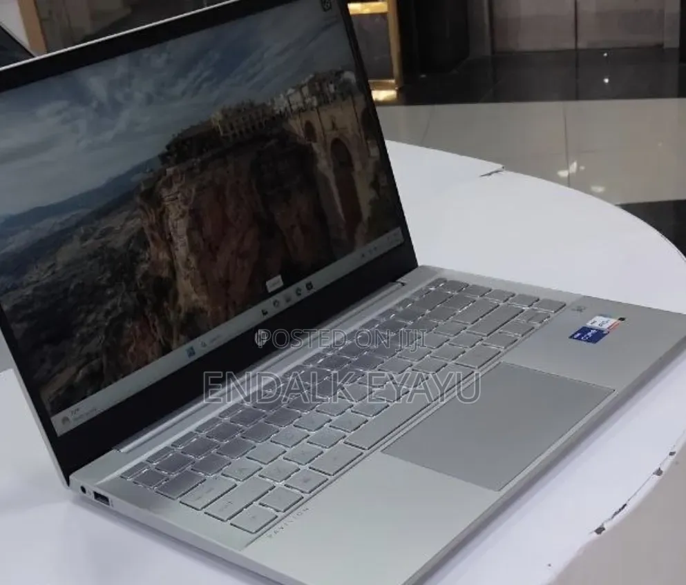 New Laptop HP Pavilion 14 16GB Intel Core i5 SSD 512GB