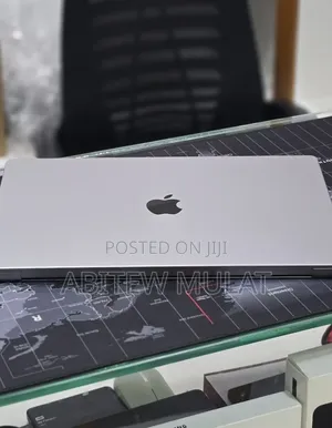 New Laptop Apple MacBook Pro 2022 M2 16GB Apple M2 SSD 512GB