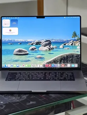 New Laptop Apple MacBook Pro 2022 M2 16GB Apple M2 SSD 512GB